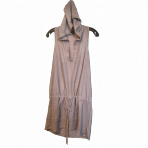 Large Jordan Taylor hooded swim cover tan